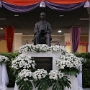 ภาพหน่วยงานวางพวงมาลา.JPG
