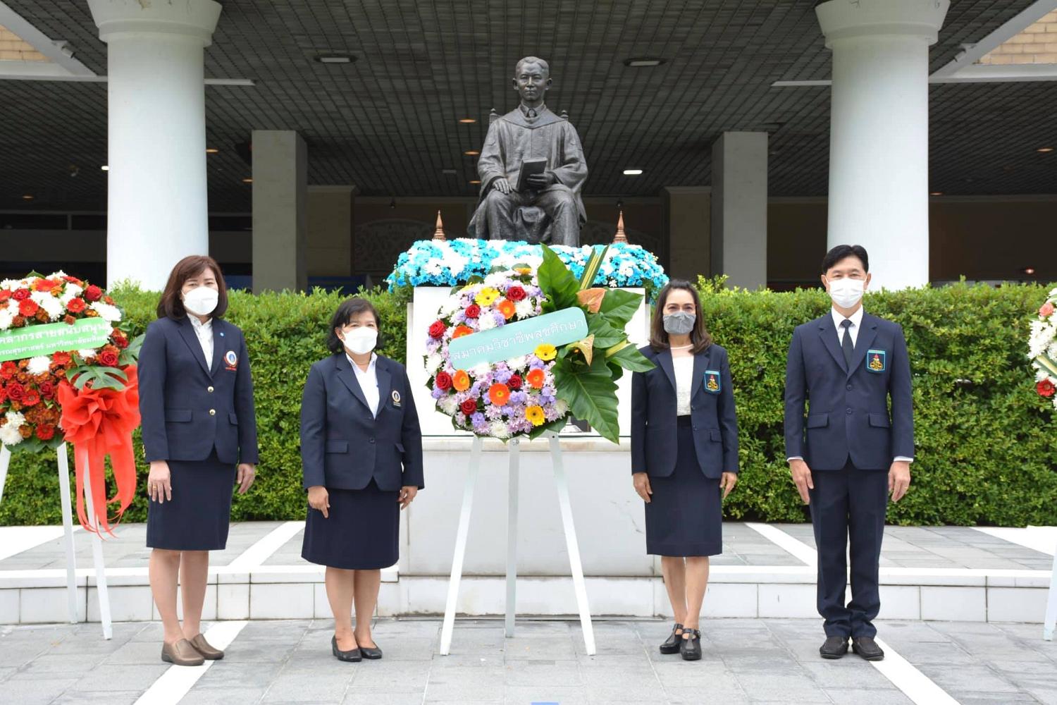 พิธีวางพวงมาลา11