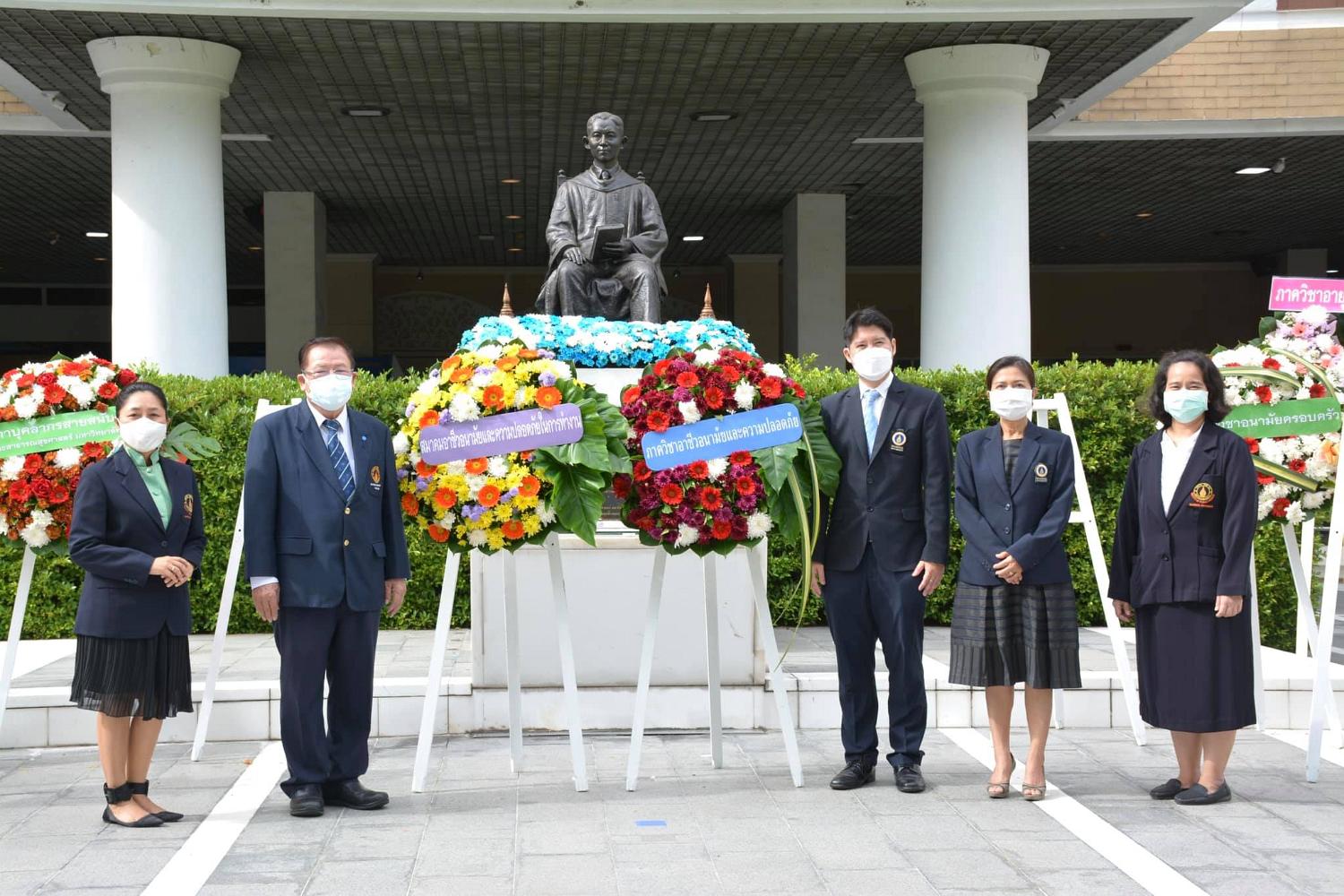 พิธีวางพวงมาลา19