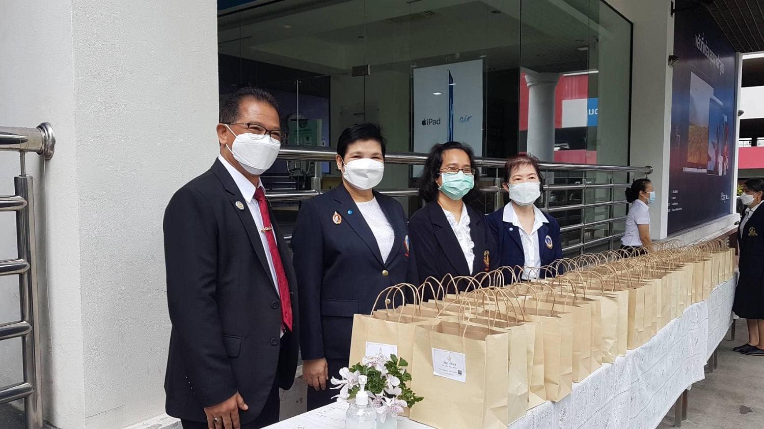 พิธีวางพวงมาลา27