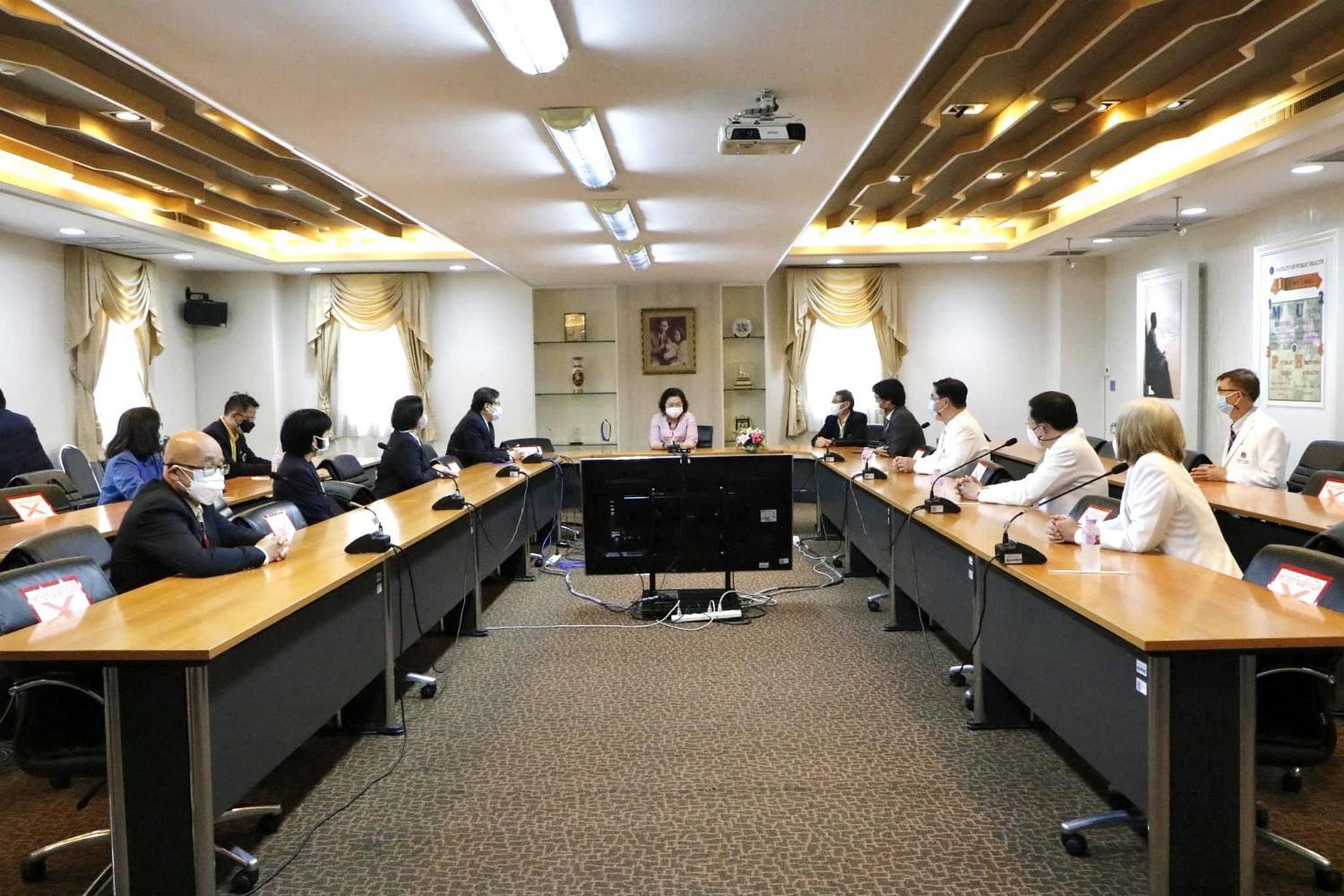 แสดงความยินดี6