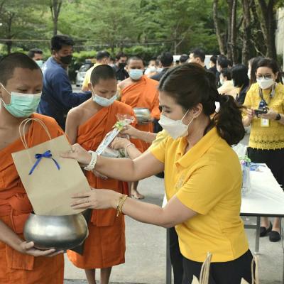 รัชกาลที่ ๙6