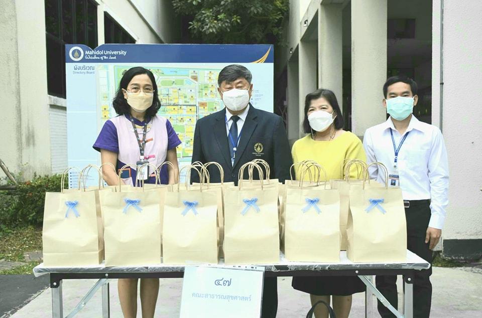 ร่วมพิธีทำบุญตักบาตร1
