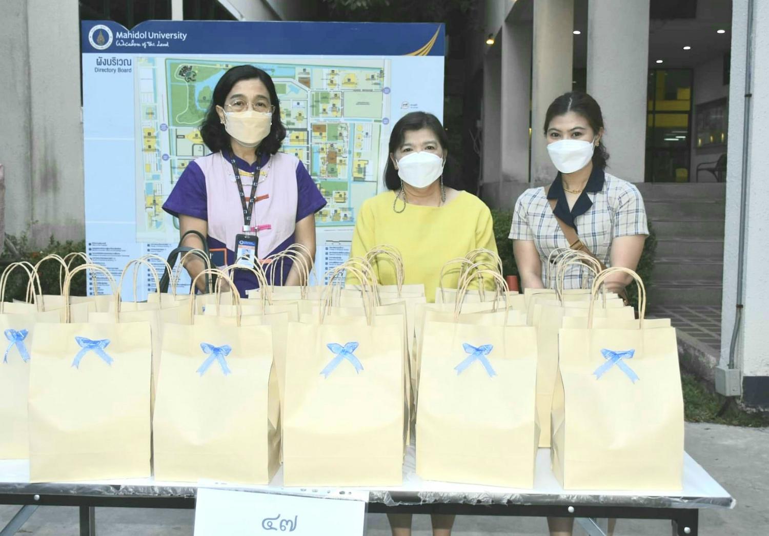 ร่วมพิธีทำบุญตักบาตร8