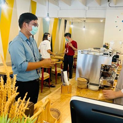 เยี่ยมชมผู้ประกอบการและร้านค้าในชุมชน2