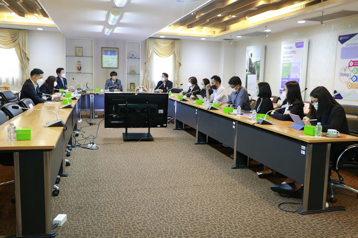 ร่วมให้การต้อนรับ 2
