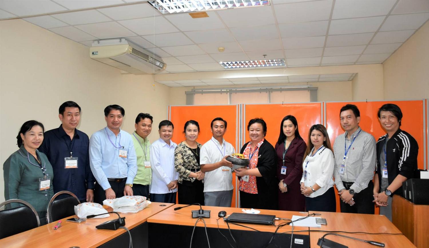 ร่วมรับฟังการนำเสนอ1